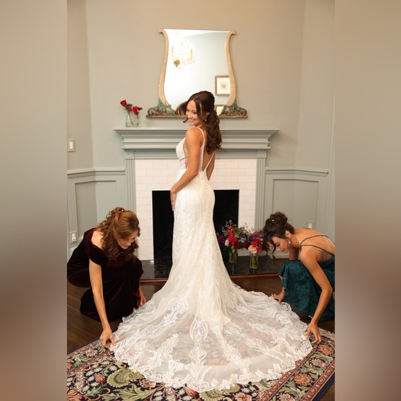 D3488 wedding dress by Essense of Australia - Picture 5 of 9